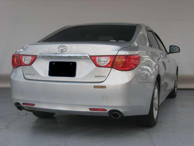 Used Toyota Mark X Silver body color 2011 model photo: Back view