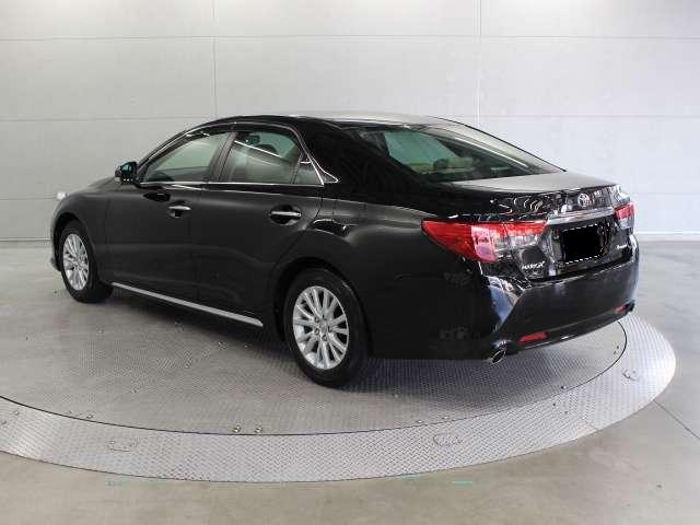 Used Toyota Mark X Black body color 2013 model photo: Back view