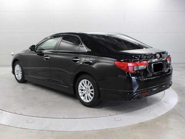 Used Toyota Mark X Black body color 2014 model photo: Back view