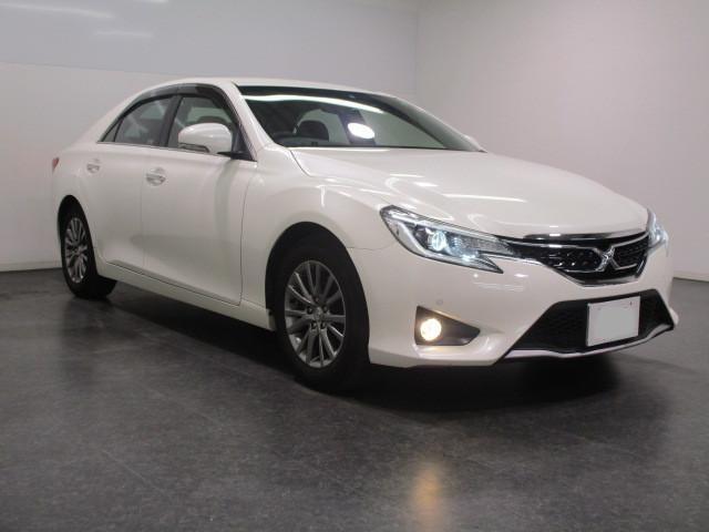 Used Toyota Mark X White Pearl body color 2015 model photo: Front view