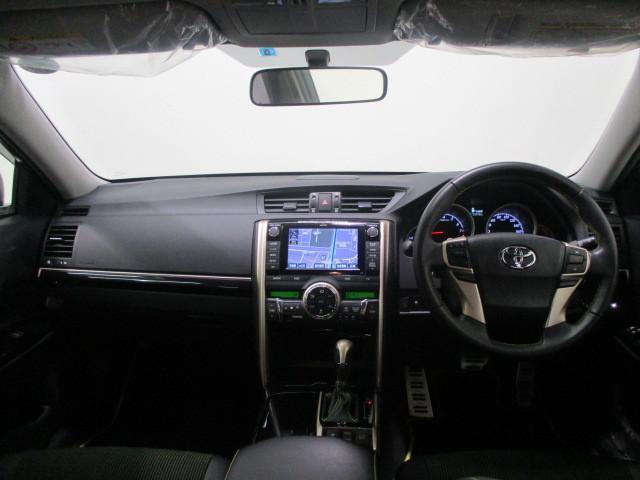 Used Toyota Mark X White Pearl body color 2015 model photo: interior view