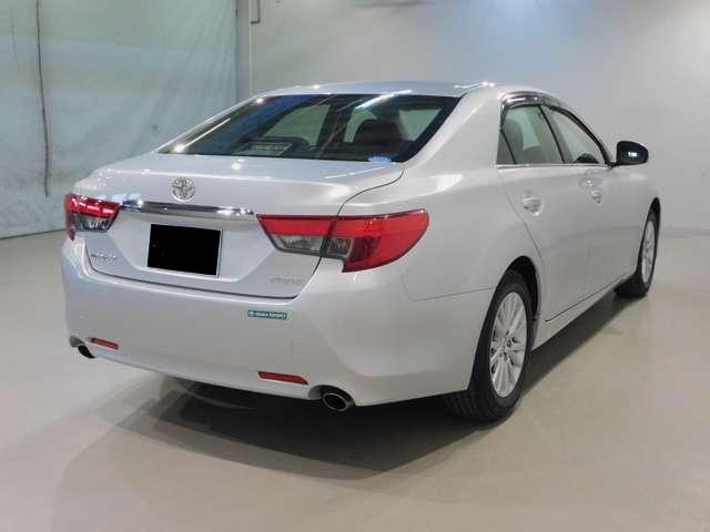 Used Toyota Mark X Silver body color 2015 model photo: Back view