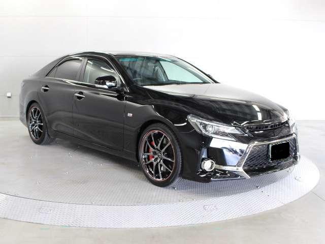 Used Toyota Mark X Black body color 2016 model photo: Front view
