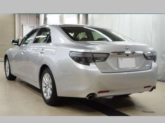 Used Toyota Mark X Silver body color 2016 model photo: Back view