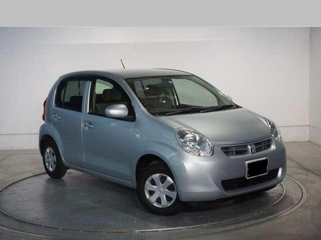  Used Toyota Passo 2013 model Silver body color photo: Front view