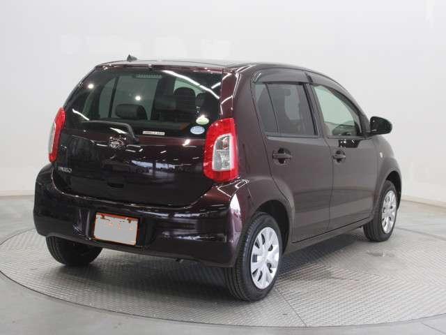 Used Toyota Passo 2014 model Bordeaux (Burgundy) body color photo: Back view