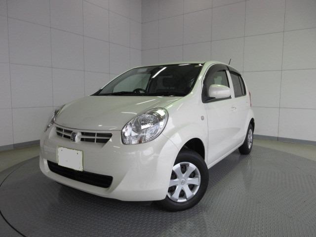 Used Toyota Passo 2014 model White Pearl body color photo: Front view