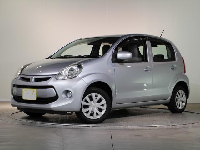  Used Toyota Passo 2014 model Silver body color photo: Front view