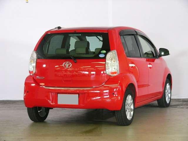 Used Toyota Passo 2015 model Red body color photo: Back view