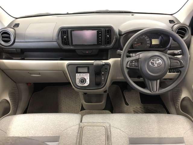 Used Toyota Passo 2016 model Bordeaux (Burgundy) body color photo: Interior view