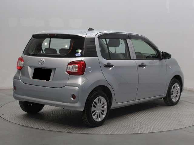  Used Toyota Passo 2017 model Silver body color photo: Back view