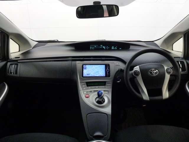 Used Toyota Prius 2014 Model White Pearl color picture: Interior view