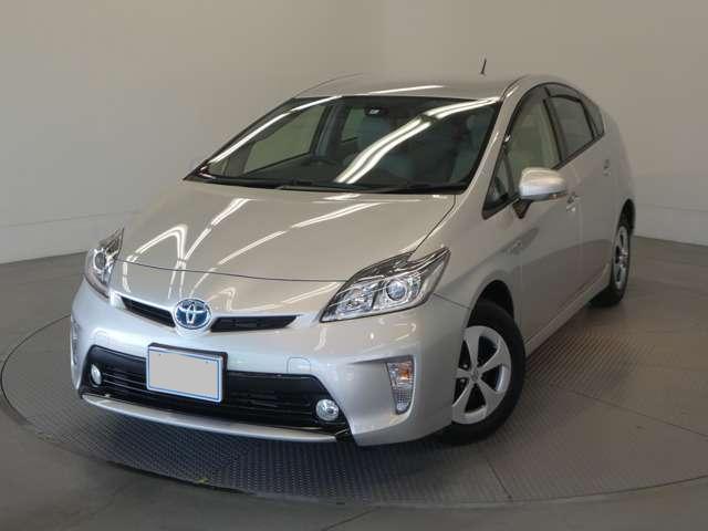 Used Toyota Prius 2014 Model Silver color picture: Front view
