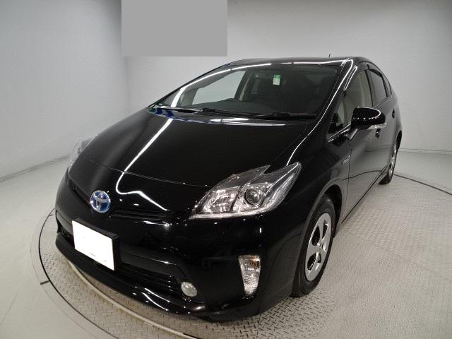Used Toyota Prius 2015 Model Black color picture: Front view