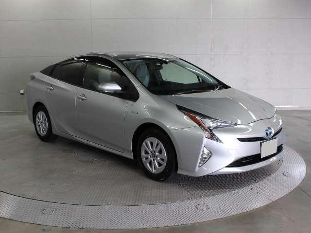 Used Toyota Prius 2015 Model Silver color picture: Front view