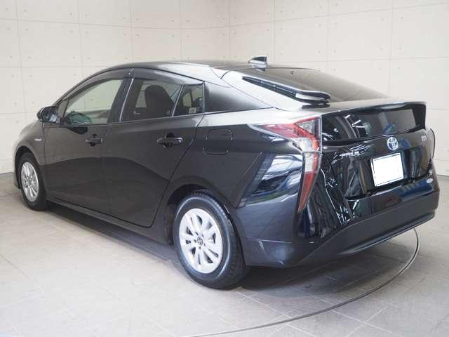 Used Toyota Prius 2016 Model Black color picture: Back view