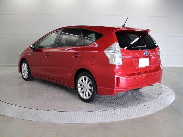 Used Toyota Prius Alpha 2013 model Red Wine color: Back photo
