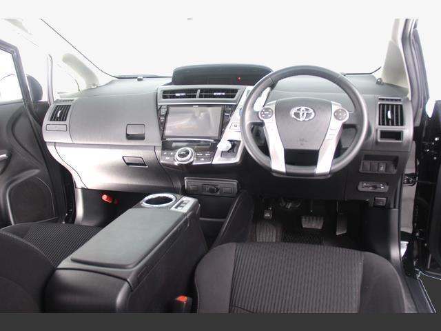 Used Toyota Prius Alpha 2014 model Black color: Interior photo