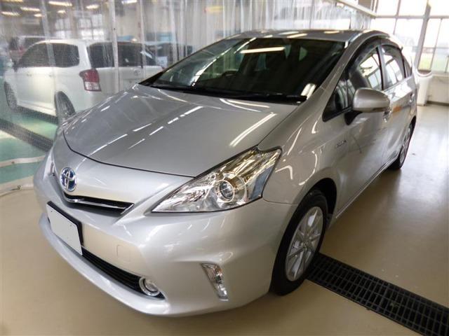 Used Toyota Prius Alpha 2014 model Silver color: Front photo
