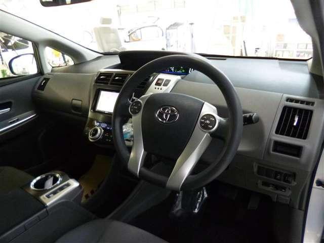 Used Toyota Prius Alpha 2014 model Silver color: Interior photo