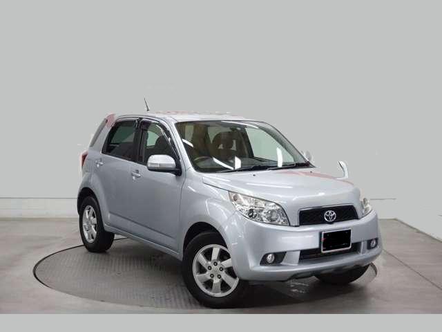 Used Toyota Rushr 2008 model Silver color photo: Front view