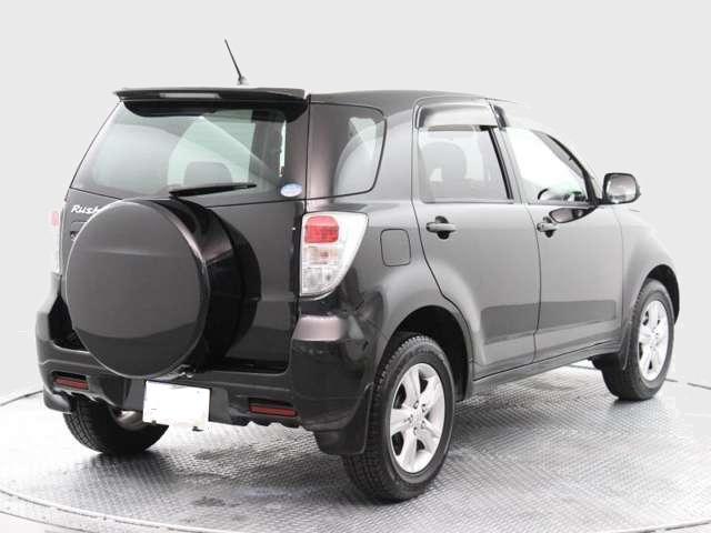 Used Toyota Rushr 2009 model Black color photo: Back view (Rear view)