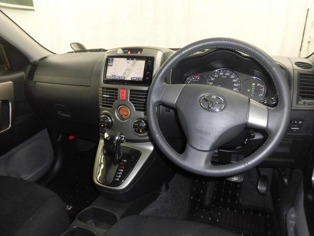 Used Toyota Rush 2014 model Black color: Interior photo