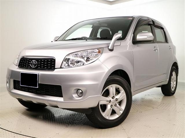 Used Toyota Rush photo: 2014 Model Front view (Silver color)