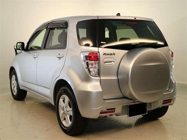 Used Toyota Rush photo: 2014 Model Rear view (Silver color)
