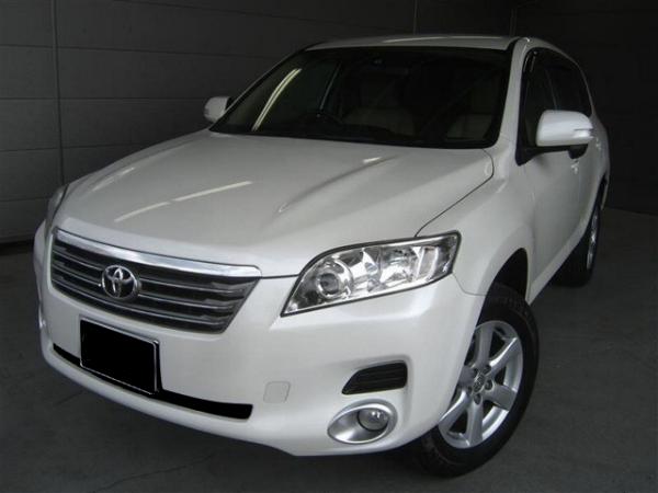 Toyota Vanguard used car 2009 model Pearl White color photo: Front view