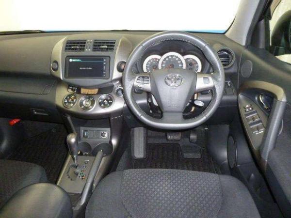 Toyota Vanguard used car 2010 model Gray color photo: Interior view