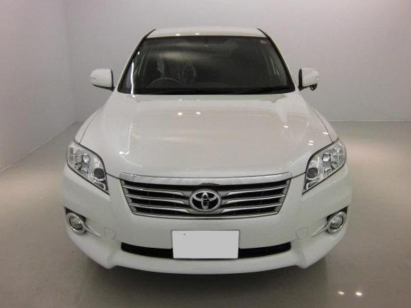 Toyota Vanguard used car 2010 model Pearl White color photo: Front view