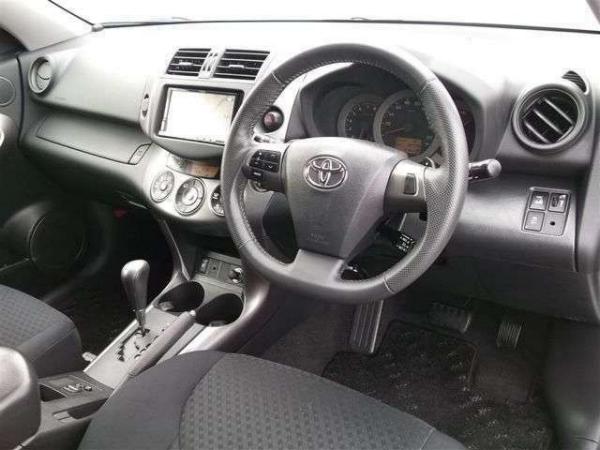 Toyota Vanguard used car 2010 model Pearl White color photo: Interior view