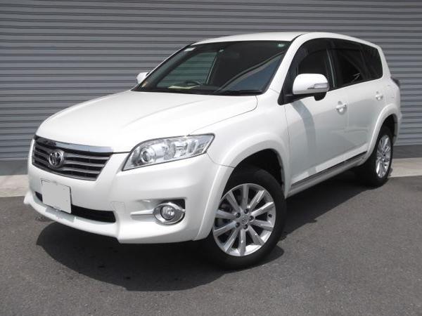 Toyota Vanguard used car 2011 model Pearl White color photo: Front view