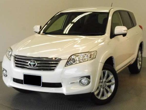 Toyota Vanguard used car 2012 model Pearl White color photo: Front view