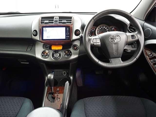 Toyota Vanguard used car 2012 model Pearl White color photo: Interior view