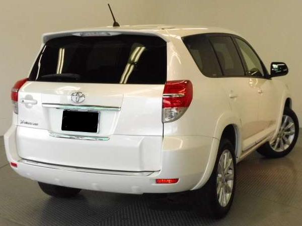 Toyota Vanguard used car 2012 model Pearl White color photo: Back view (Rear image)