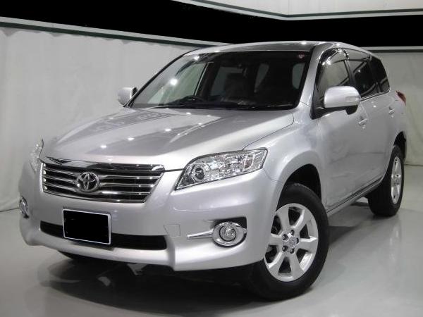 Toyota Vanguard used car 2012 model Silver color photo: Front view