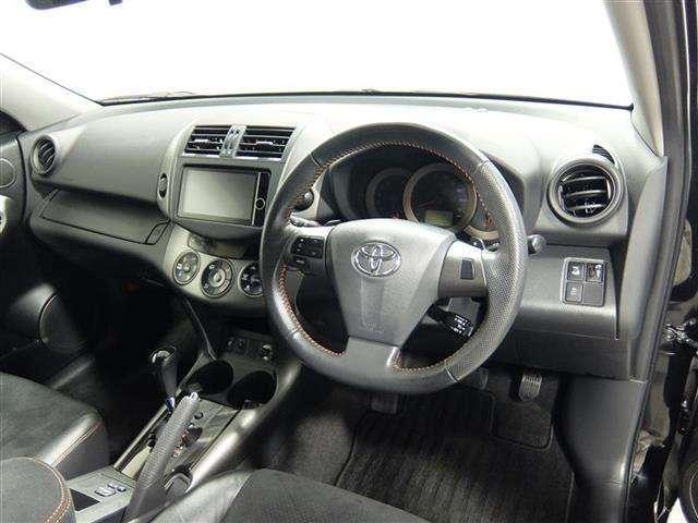 Toyota Vanguard used car 2013 model Black color photo: Interior view