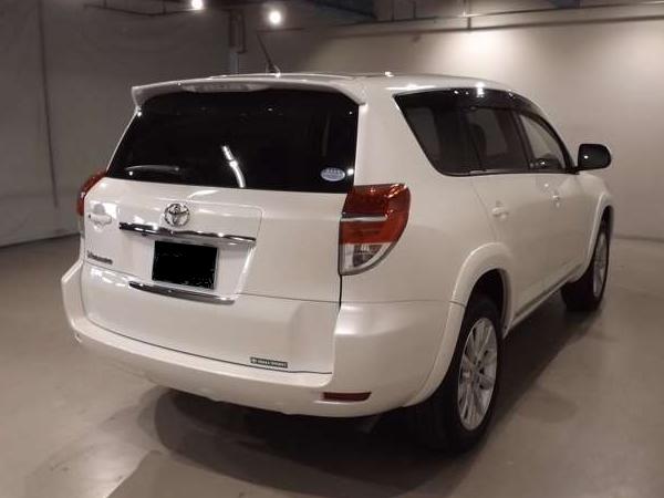 Toyota Vanguard used car 2013 model Pearl White color photo: Back view (Rear image)