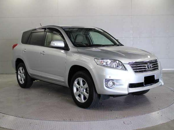 Toyota Vanguard used car 2013 model Silver color photo: Front view