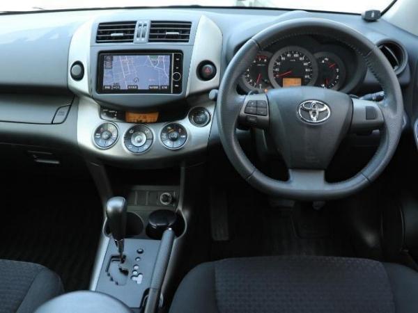 Toyota Vanguard used car 2013 model Wine Red color photo: Interior view