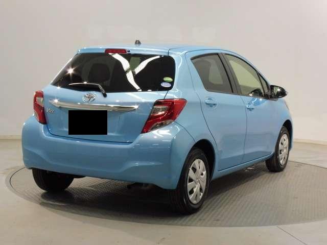 Used Toyota Vitz 2014 Blue photo: Back view
