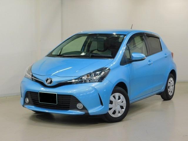 Used Toyota Vitz 2015 model Blue color photo: Front view