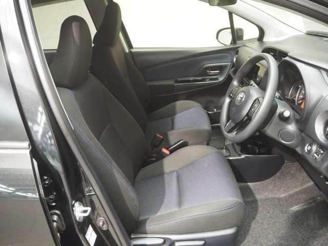 Used Toyota Vitz 2016 model Black color photo: Interior view