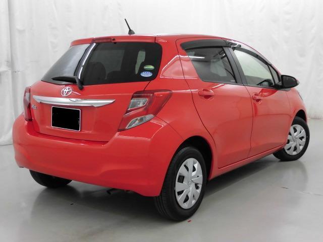 Used Toyota Vitz 2016 model Red color photo: Back view