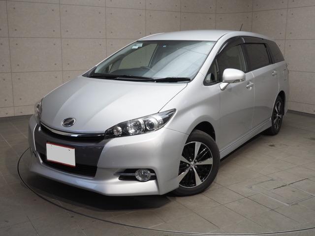 Toyota Wish used car 2014 Model Silver colour: Front view