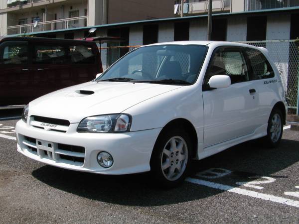 Toyota Starlet Glanza 1999 model - front view