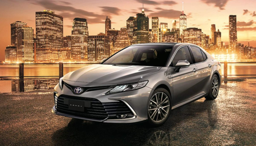 Toyota Camry Left Hand Drive photo: Front view