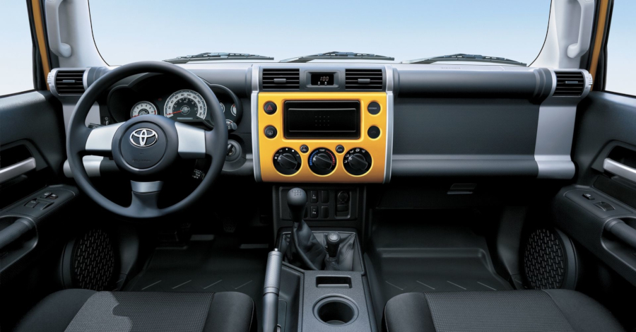 Toyota FJ Cruiser Left Hand Drive photo: Cockpit view